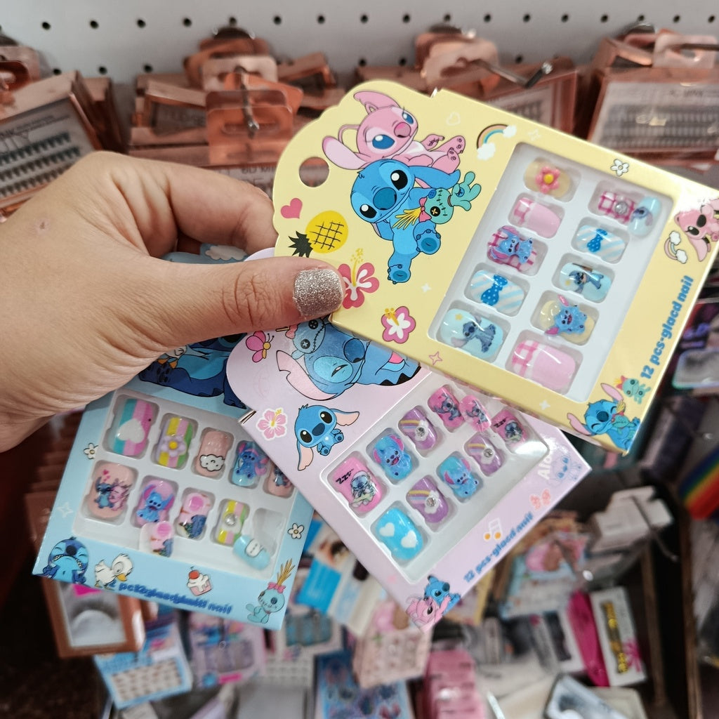 Uñas Stitch con y sin relieves 3D