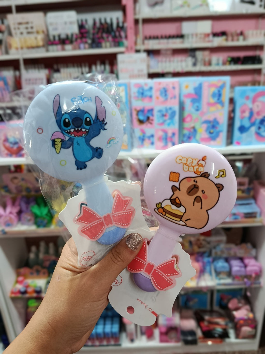 Espejo Stitch y Capibara