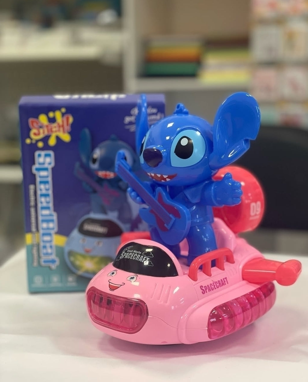 Muñeco Stitch prende luz y baila