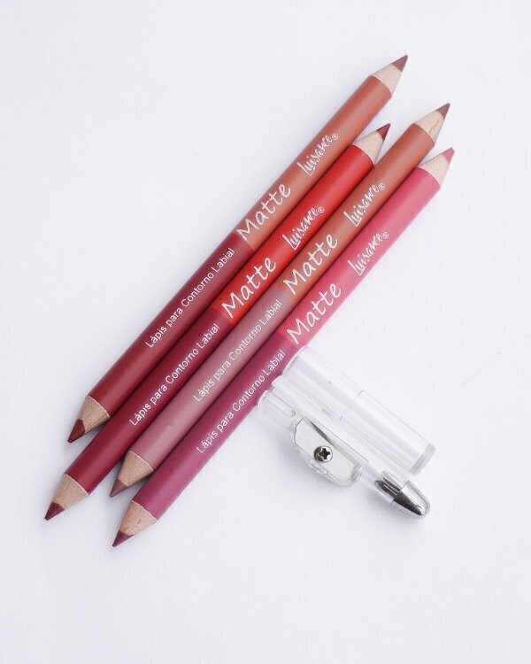 Delineador labial doble