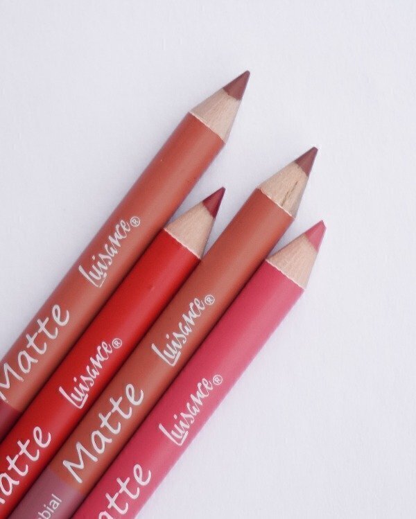 Delineador labial doble
