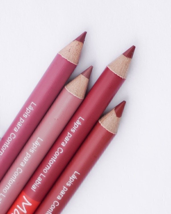 Delineador labial doble