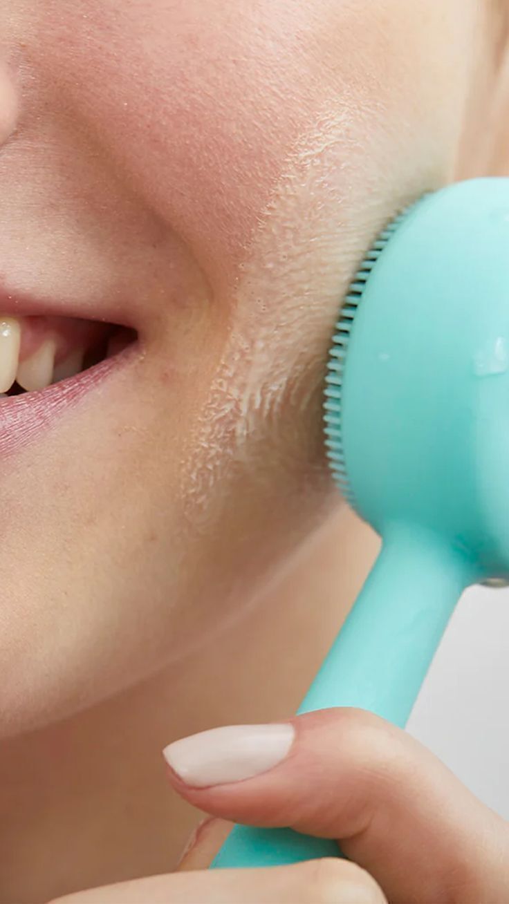Cepillo Facial 2 en 1 Limpieza y Exfoliación