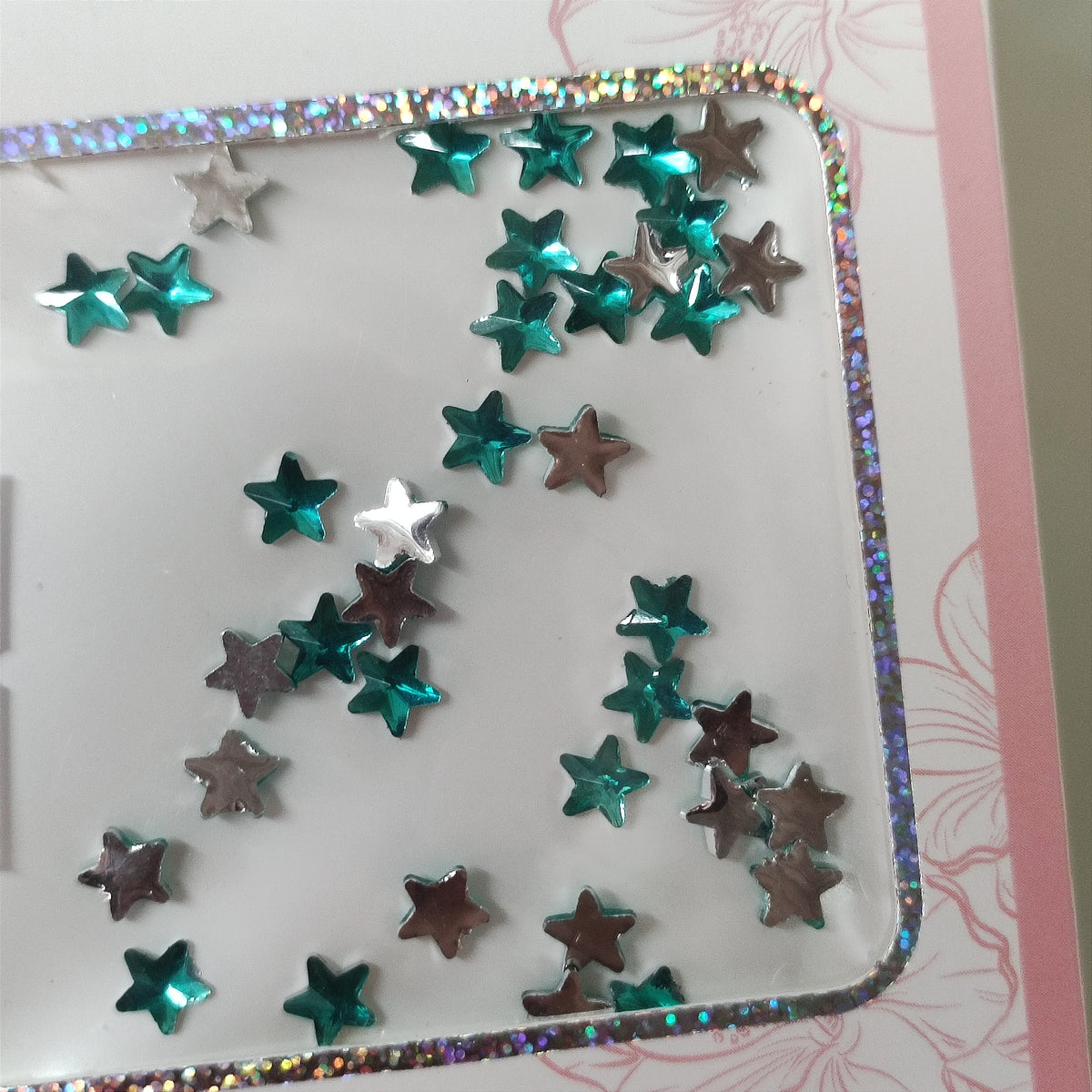 Strass de colores para uñas, ideales para tendencia Bedazzled