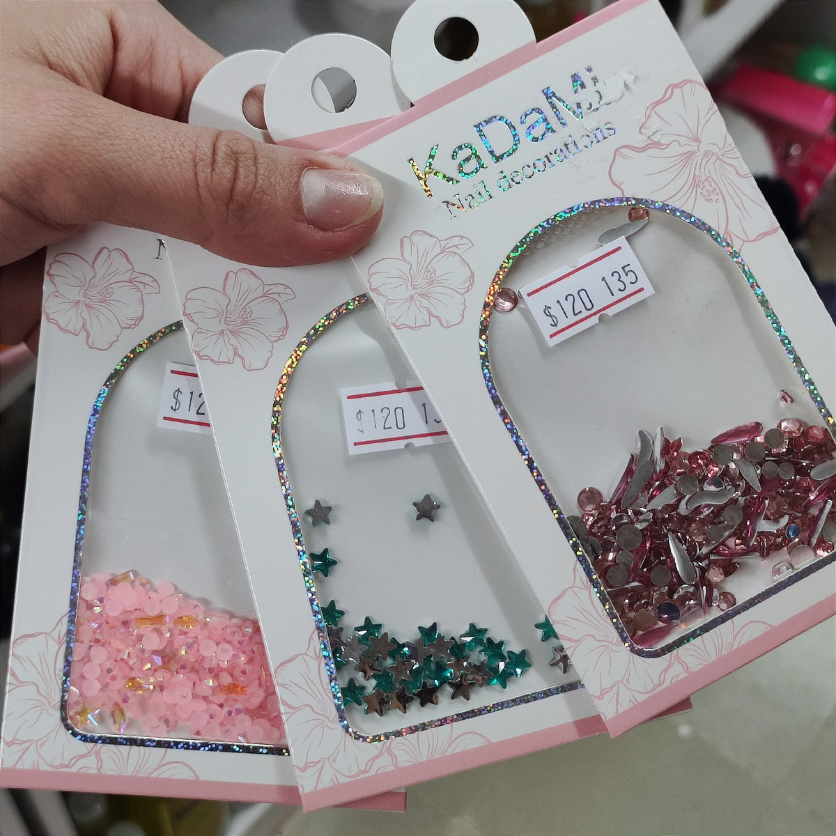 Strass de colores para uñas, ideales para tendencia Bedazzled