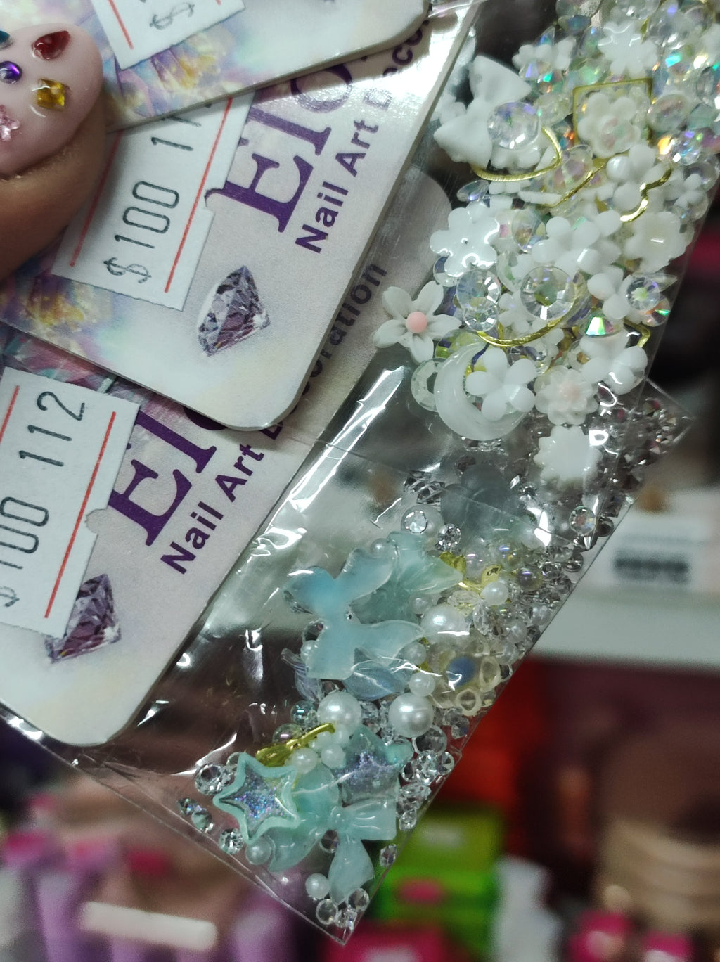 Mix de Strass, Perlas y otras decoraciones para uñas
