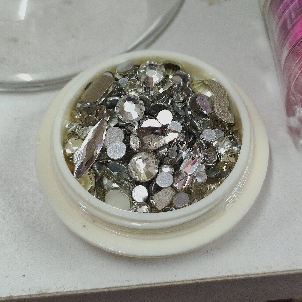 Strass color plateado para uñas, ideales para tendencia Bedazzled