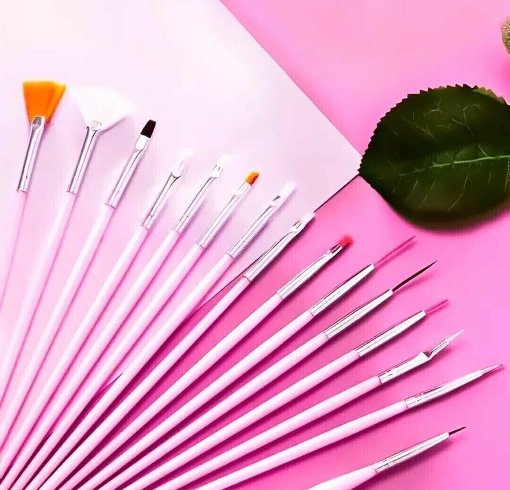 Kit de pinceles, liners y puntero de diseño